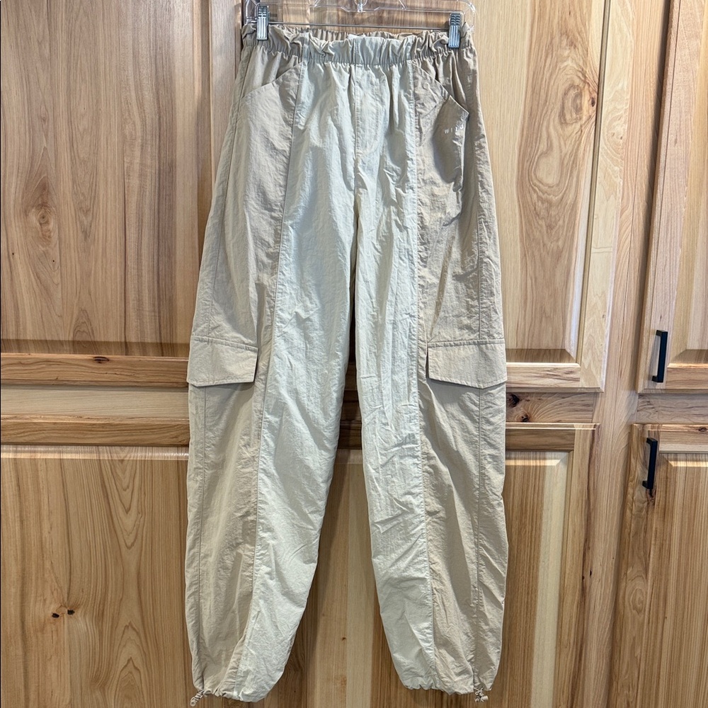 Women’s Wilo the Label Colorblock Tan Beige Cargo Parachute Jogger Pants Sz XS